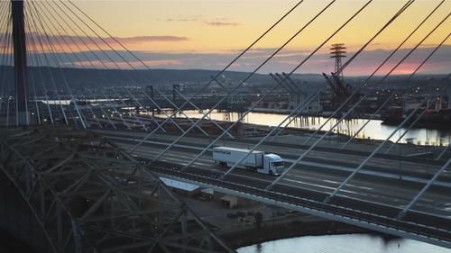 Hyundai XCIENT fuel cell truck crosses a bridge in California